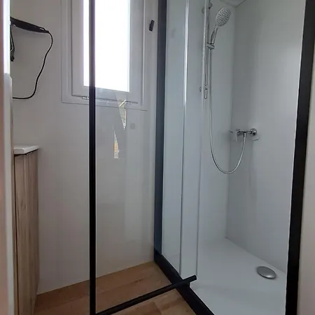 Suite Hotel شقة فندقية Le Temple-sur-Lot